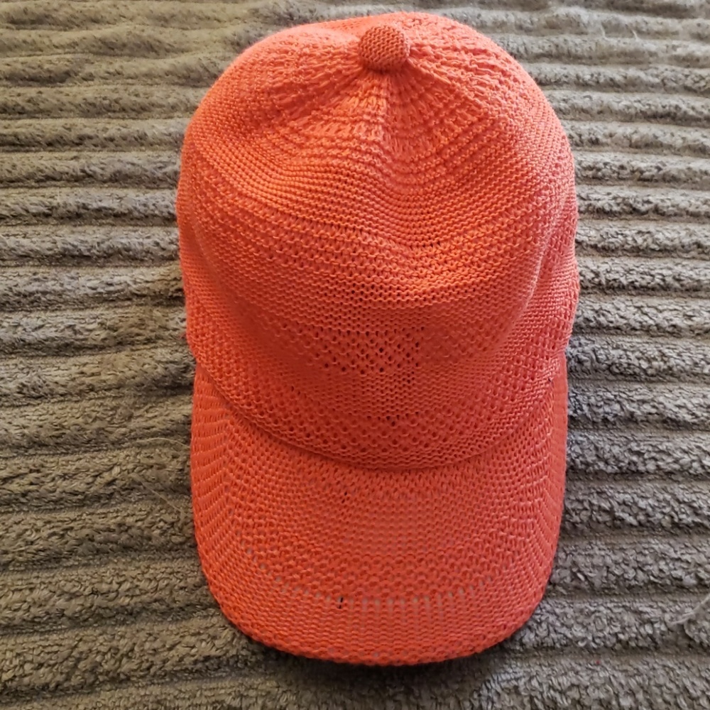 NWT Collectioneighteen Coral Knitted Cap